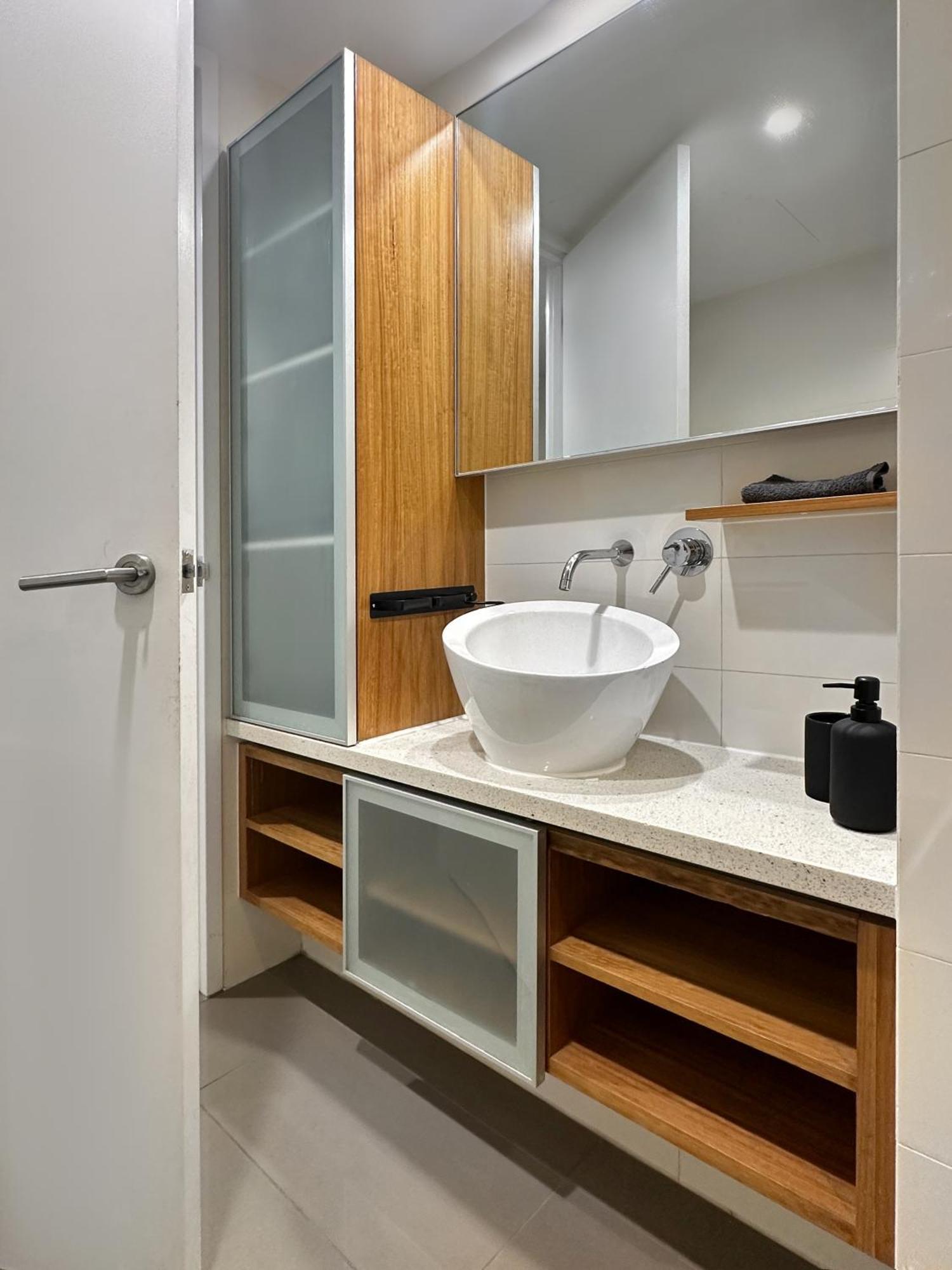 Penthouse View Apartment Luxury Cbd Penthouse Sleeps 6 Balcony Spa Access Adelaide Kültér fotó
